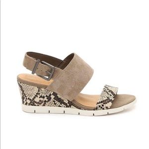 crown vintage afra wedge sandal